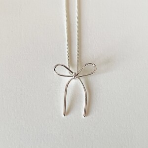 엘리오나 Bow Necklace (silver) ELYONA